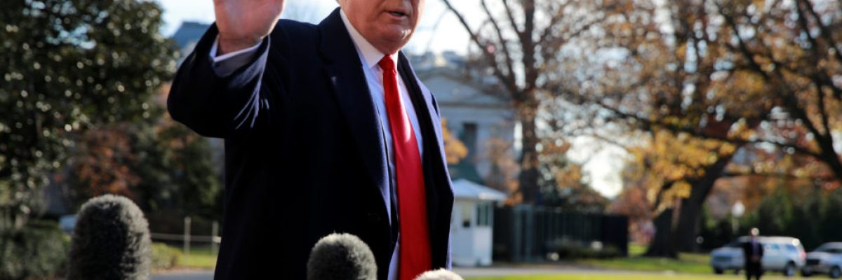 U.S. President Donald Trump waves to the press as he prepares to depart the South Lawn at the White House in Washington, U.S., December 7, 2018.  REUTERS/Jim Young - RC1B49A27AB0